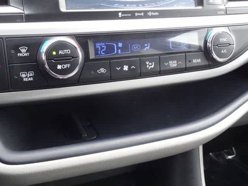 Used 2016 Toyota Highlander XLE w/ Protection Package #3 AWD/4WD image 36