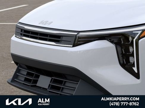 New 2026 Kia K4 LXS image 12