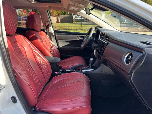 Used 2017 Toyota Corolla SE image 13