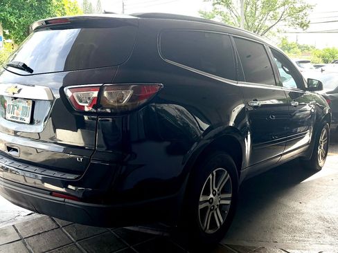 Used 2017 Chevrolet Traverse LT FWD image 5