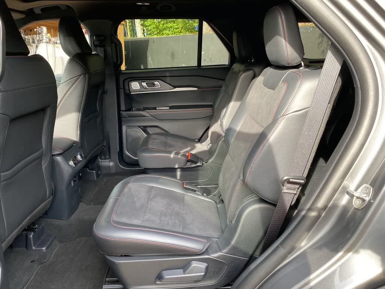 Used 2025 Ford Explorer ST w/ Sun And Sound Package AWD/4WD image 17