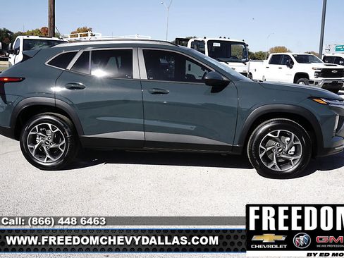 New 2026 Chevrolet Trax LT image 8