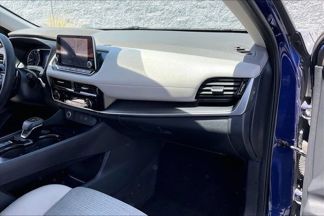 Used 2023 Nissan Rogue SV FWD image 16