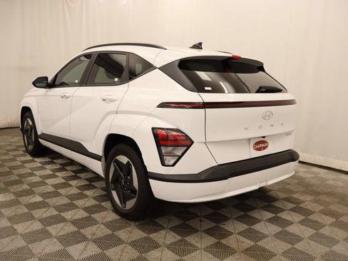 Used 2024 Hyundai Kona SEL image 3