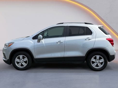 Used 2020 Chevrolet Trax LT w/ Driver Confidence Package FWD image 6