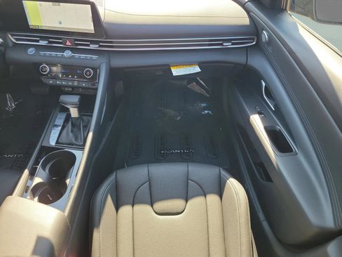 New 2026 Hyundai Elantra Limited image 15