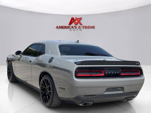 Used 2018 Dodge Challenger R/T Scat Pack w/ Leather Interior Group RWD image 4