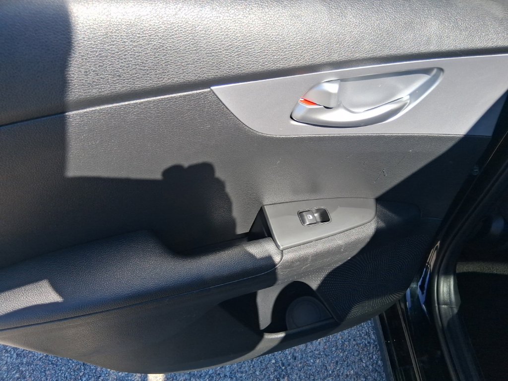 Used 2023 Kia Forte LXS FWD image 16