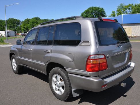 Used 2001 Toyota Land Cruiser image 10