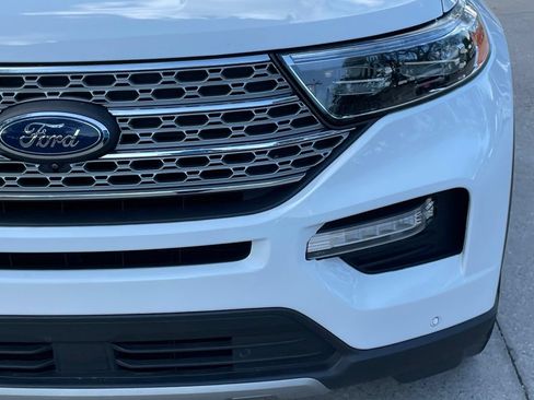 Used 2023 Ford Explorer Limited w/ Equipment Group 301A RWD image 7