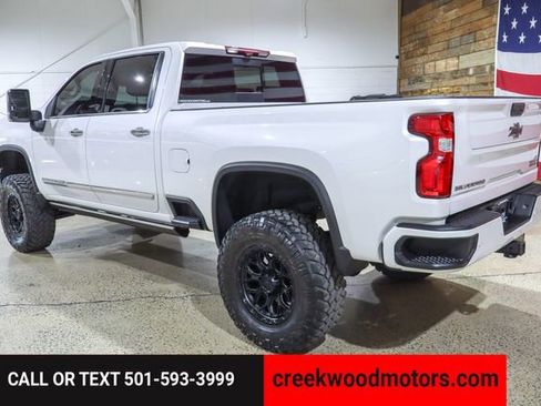 Used 2024 Chevrolet Silverado 2500 High Country w/ High Country Premium Package image 3