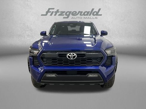 Used 2024 Toyota Tacoma TRD Off-Road image 9