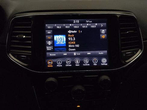 Used 2021 Jeep Grand Cherokee Laredo X image 25