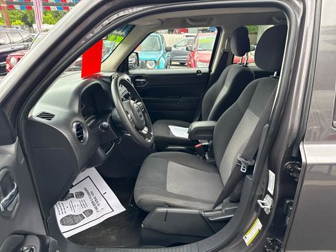 Used 2015 Jeep Patriot Sport AWD/4WD image 10
