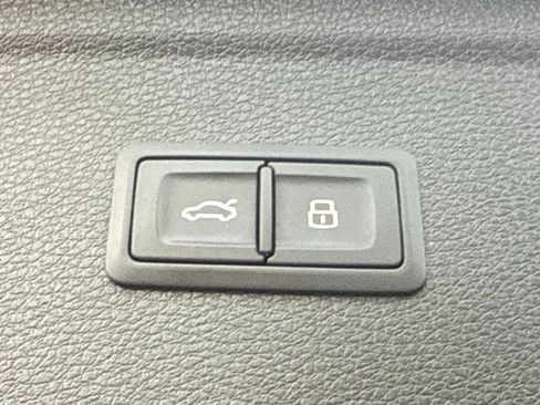 Used 2020 Audi Q5 2.0T Premium AWD/4WD image 13