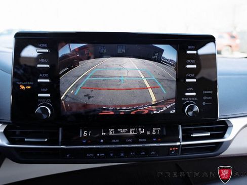 Used 2022 Toyota Sienna XLE image 30