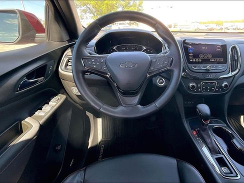 Used 2022 Chevrolet Equinox RS w/ RS Leather Package FWD image 8