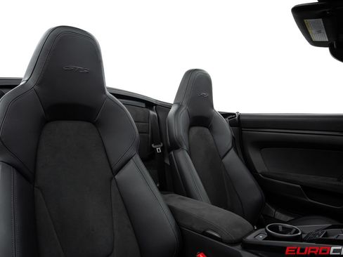 Used 2024 Porsche 911 Carrera GTS RWD image 39