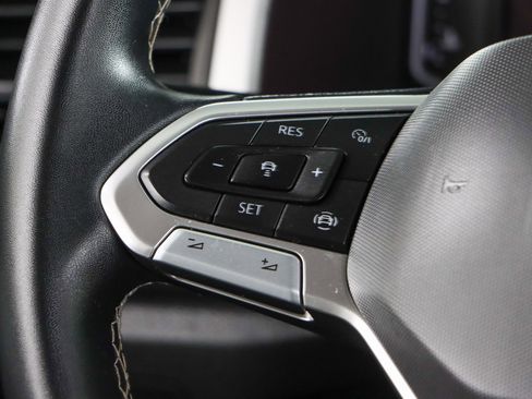 Used 2022 Volkswagen Atlas Cross Sport SE image 13