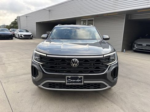Used 2025 Volkswagen Atlas Cross Sport SE FWD image 4