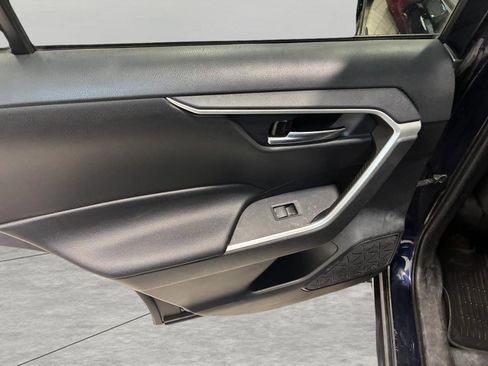 Used 2020 Toyota RAV4 XLE w/ Convenience Package image 20