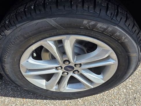 Used 2020 Ford Edge SEL AWD/4WD image 11