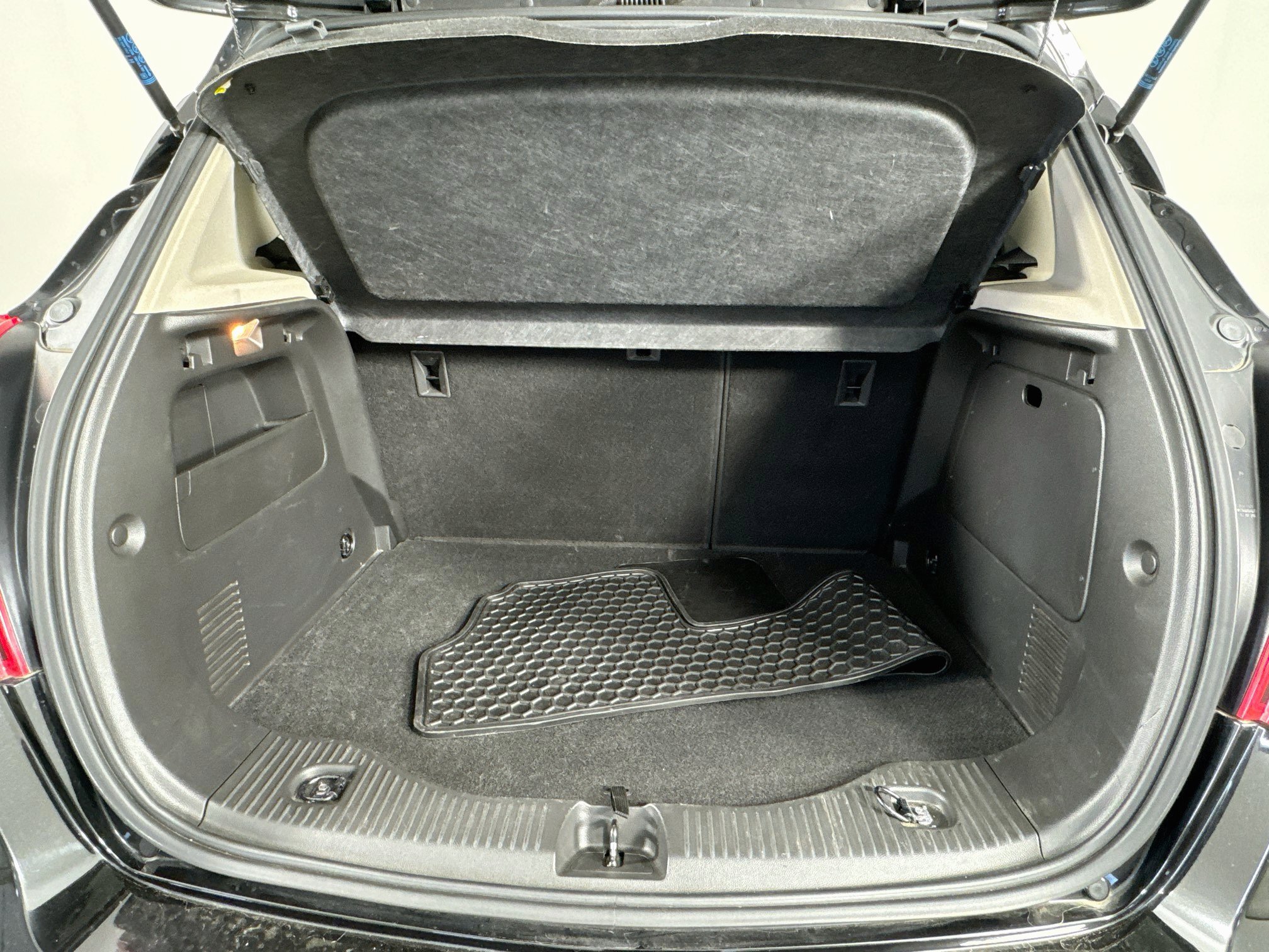 Used 2019 Buick Encore Sport Touring w/ Safety Package FWD image 25
