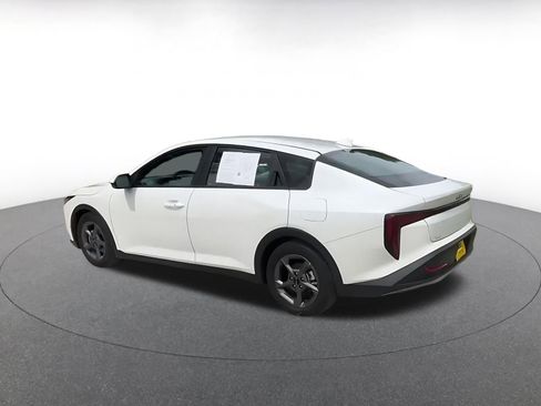 Used 2025 Kia K4 FWD image 11