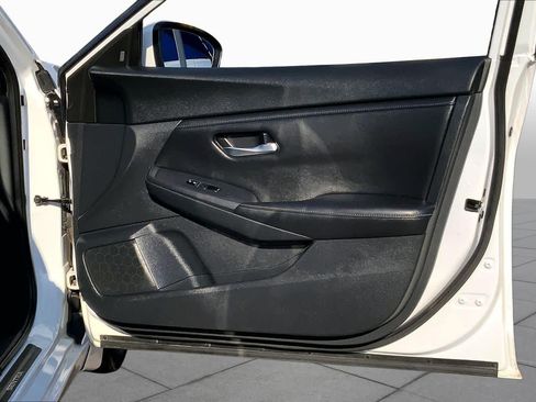 Used 2021 Nissan Sentra SV FWD image 23