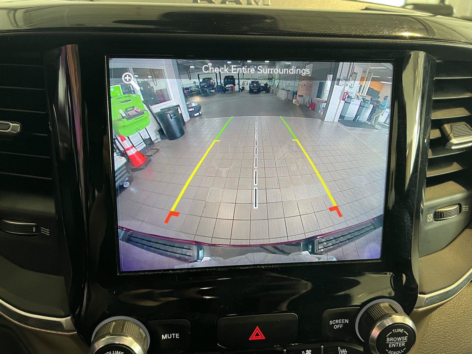 Used 2019 RAM 1500 Laramie AWD/4WD image 23