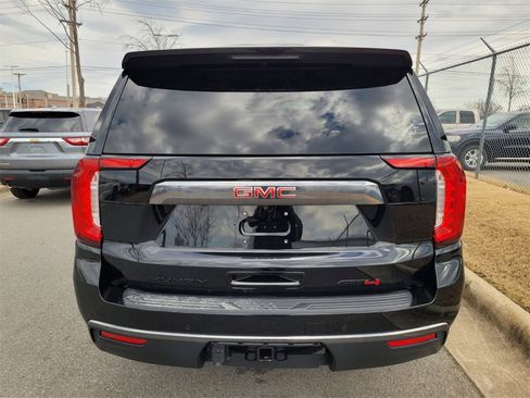 Used 2023 GMC Yukon AT4 image 5