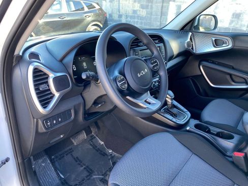 Used 2025 Kia Soul LX w/ LX Technology Package image 33