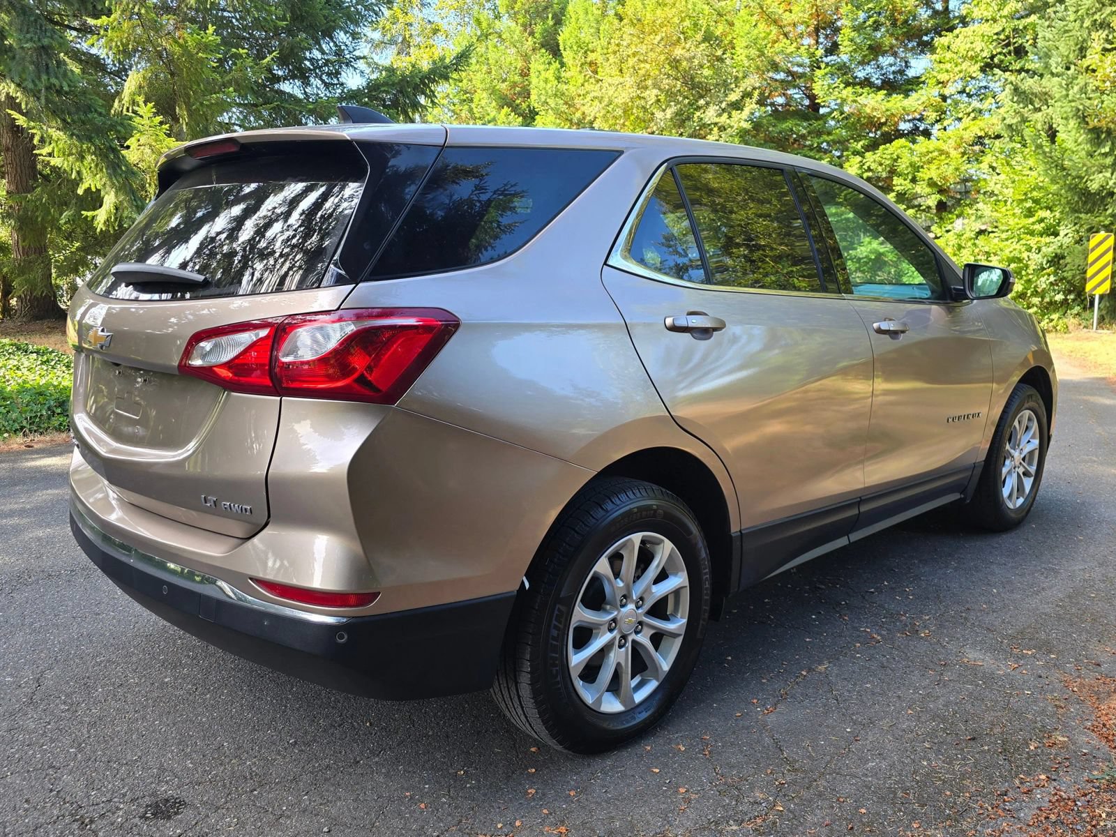 Used 2018 Chevrolet Equinox LT AWD/4WD image 6