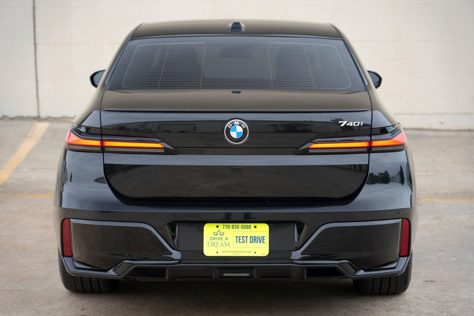 Used 2025 BMW 740i w/ Premium Package RWD image 70