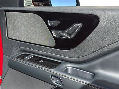 New 2025 Lincoln Aviator AWD image 9