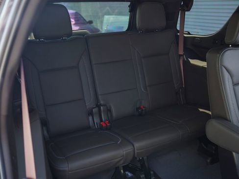 Used 2024 GMC Yukon Denali w/ Advanced Technology Package AWD/4WD image 26