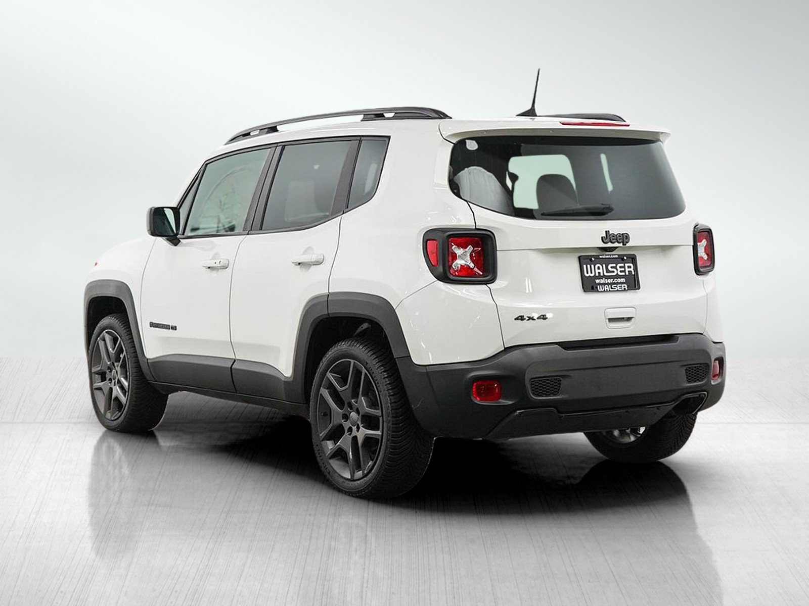 Used 2021 Jeep Renegade Latitude AWD/4WD image 3
