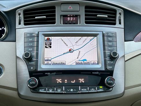 Used 2012 Toyota Avalon Limited image 26