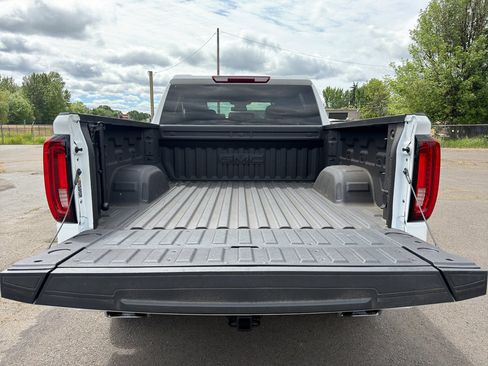 Used 2025 GMC Sierra 1500 AT4 AWD/4WD image 10