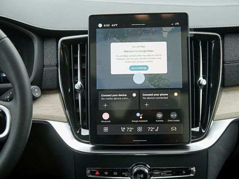 New 2025 Volvo XC90 B6 Plus w/ Protection Package Premier image 26