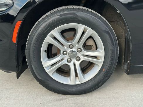 Used 2020 Dodge Charger SXT w/ Leather Interior Group image 28