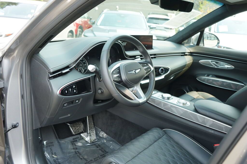 Used 2024 Genesis GV70 3.5T Sport w/ Sport Advanced Package AWD/4WD image 14
