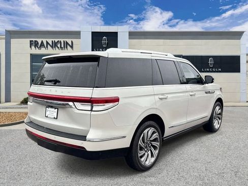 Certified 2023 Lincoln Navigator Reserve AWD/4WD image 7