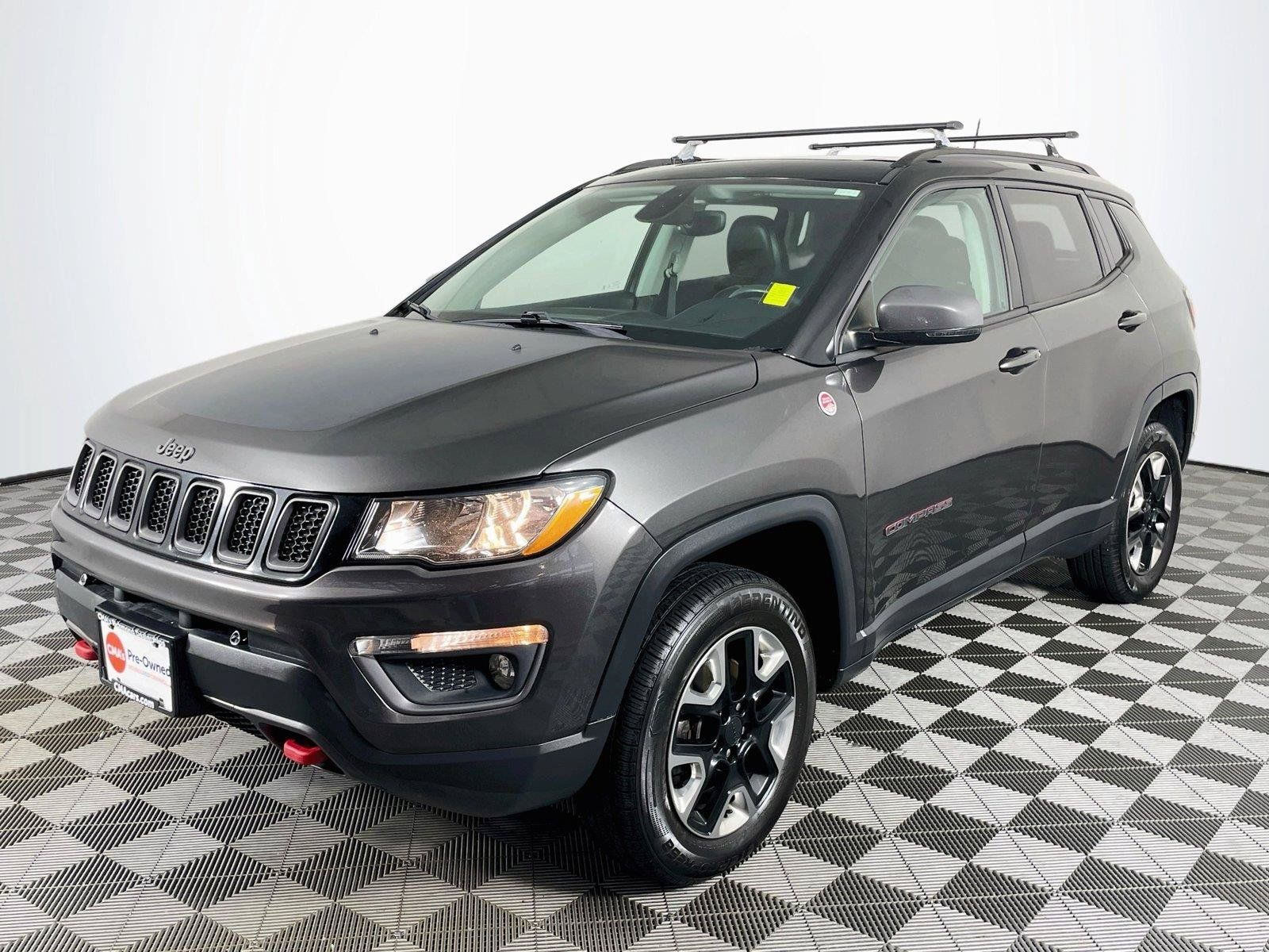Used 2018 Jeep Compass Trailhawk w/ Cold Weather Group AWD/4WD image 3