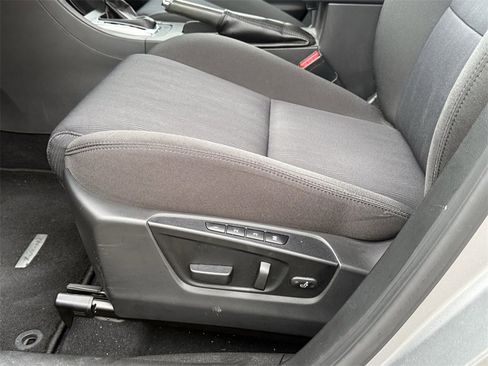 Used 2010 Suzuki Kizashi SE image 13