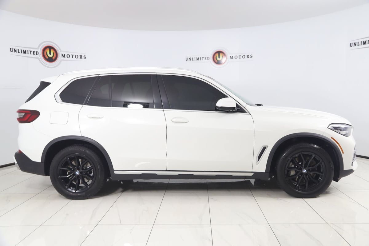 Used 2023 BMW X5 xDrive40i w/ Premium Package AWD/4WD image 2