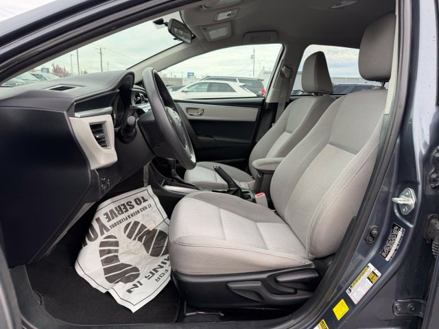 Used 2015 Toyota Corolla LE FWD image 2