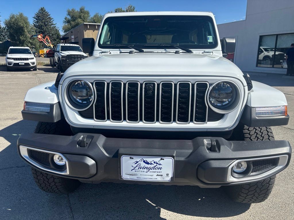 Used 2025 Jeep Wrangler Unlimited Sahara AWD/4WD image 2