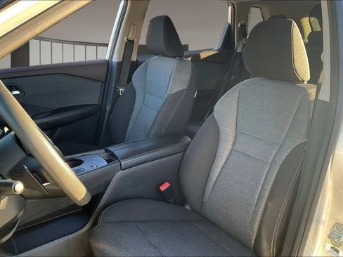 Used 2021 Nissan Rogue SV image 16