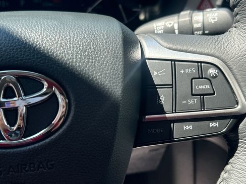 New 2026 Toyota Sienna XLE FWD image 24